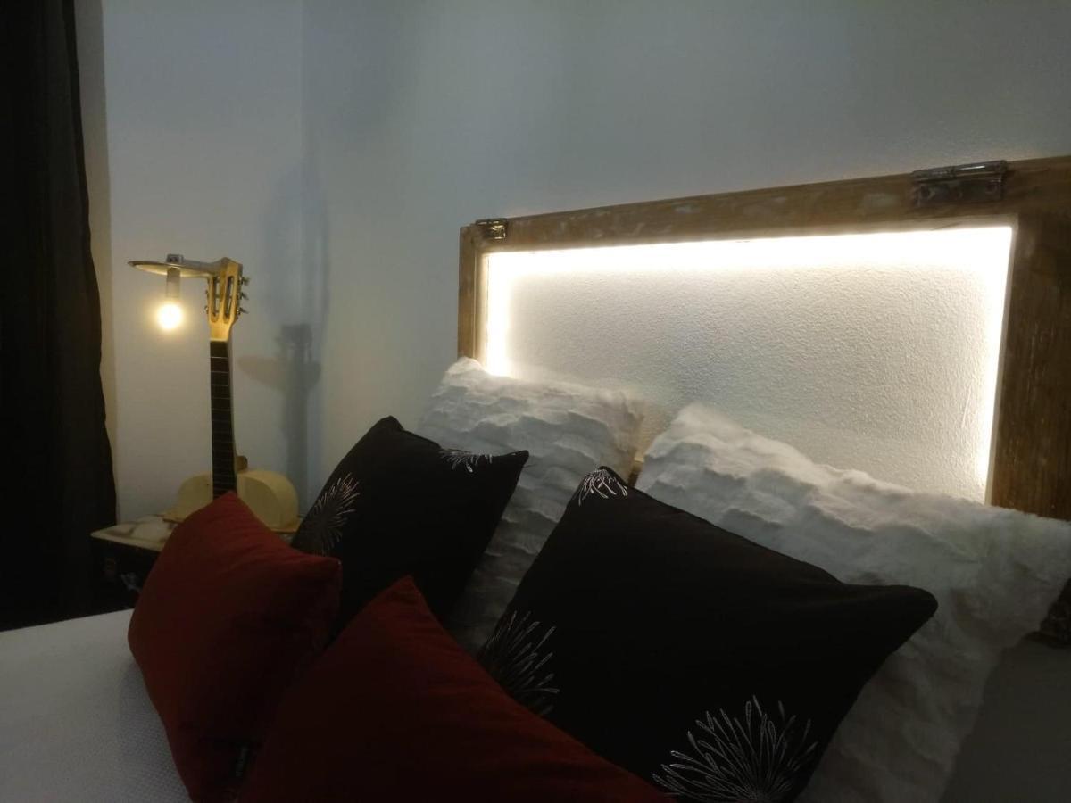 Casa 40Th-Music Wood House Hotel Obidos Bagian luar foto